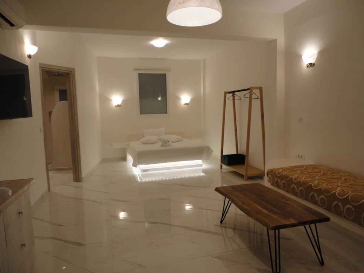 Triena Apartments Fira  Exterior foto